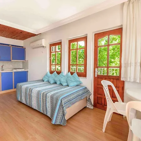 Hush Hostal *